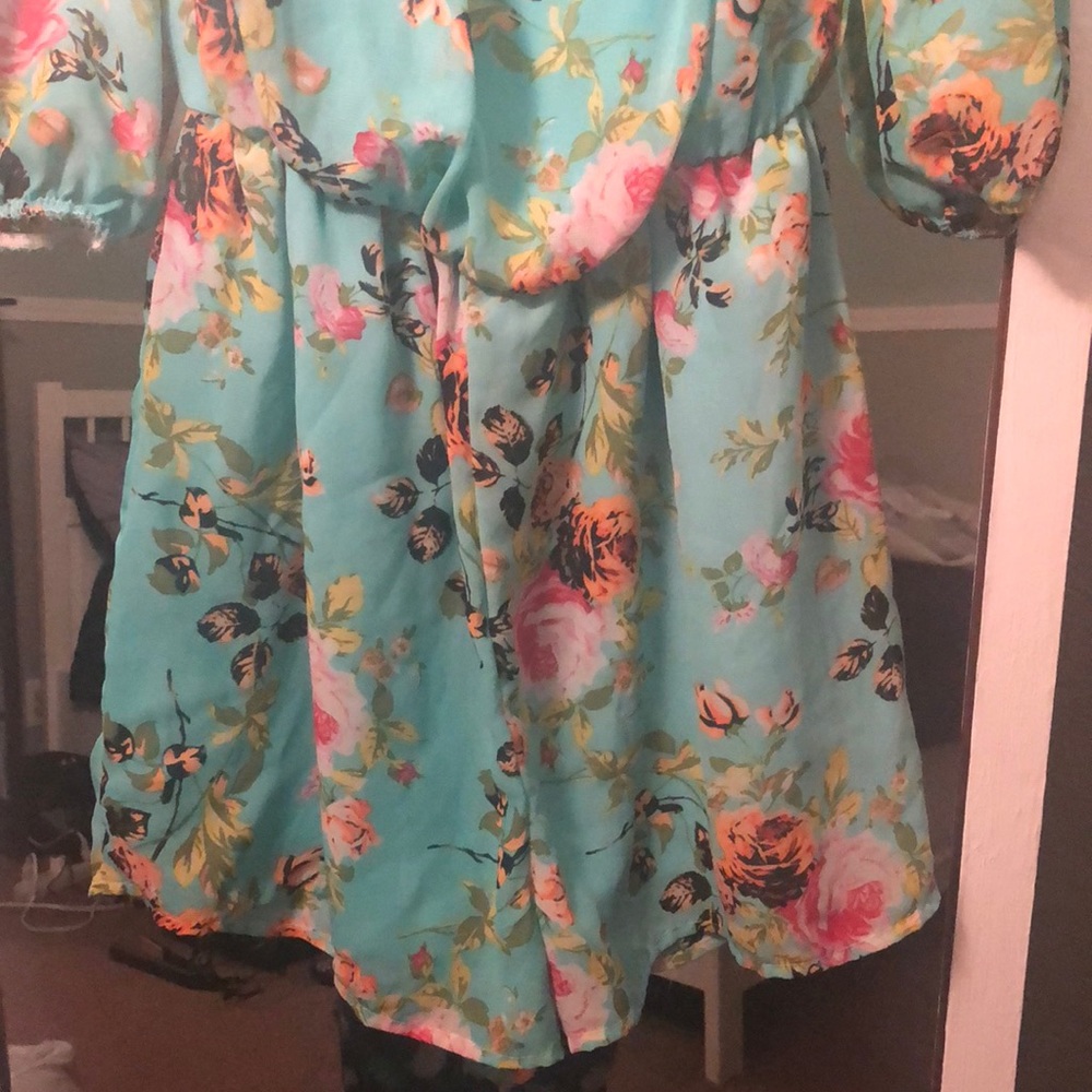 Beautiful romper - Picture 2 of 3